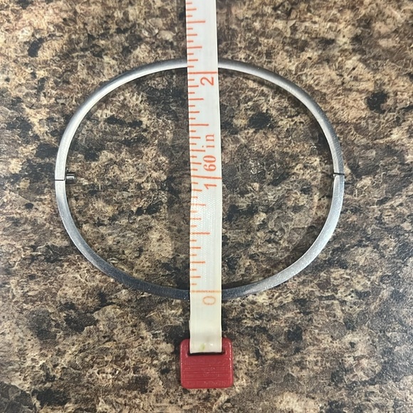 🩶 GUC Stainless Steel Thin Love Bangle Bracelet - Picture 6 of 8